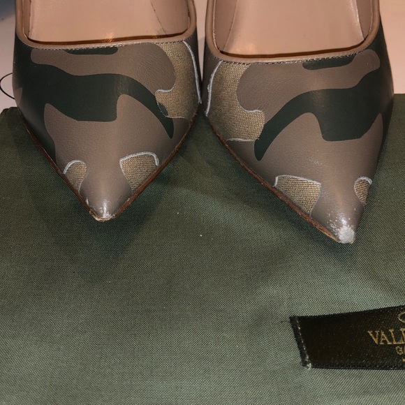 Authentic Valentino heels - Picture 3 of 6